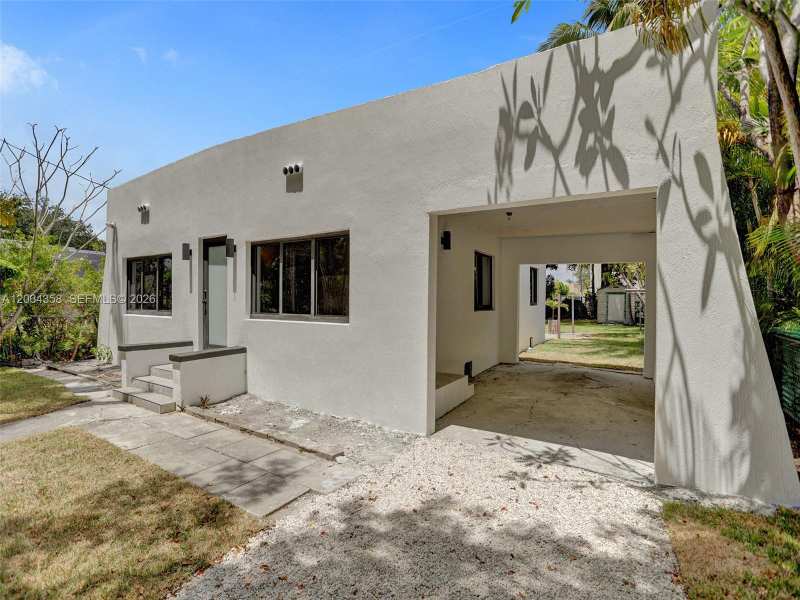 759 NE 127th St, North Miami FL 33161
