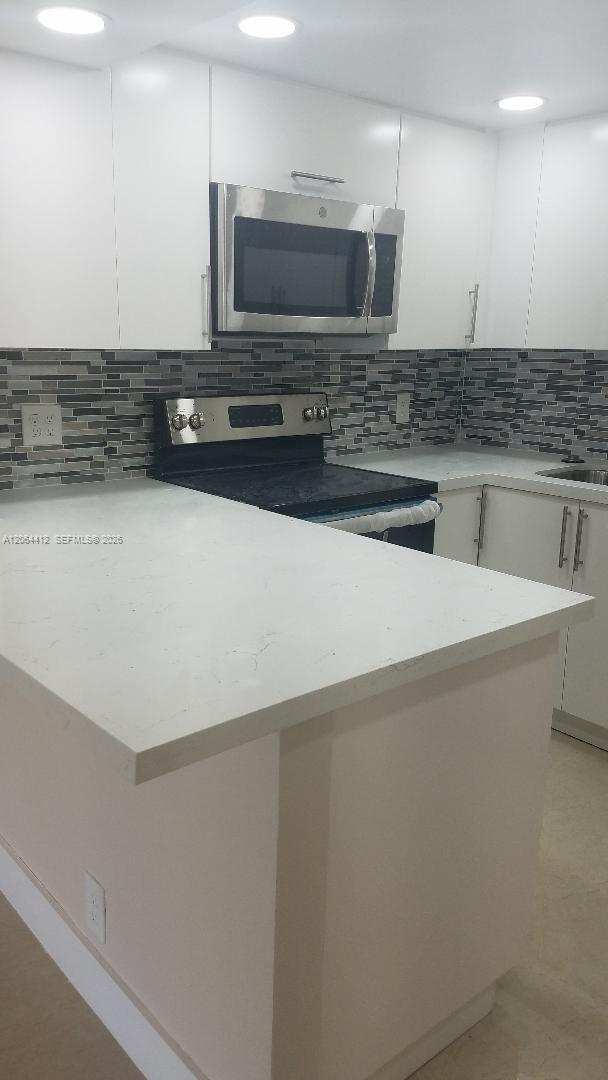 8290 Lake Dr # 209, Doral FL 33166