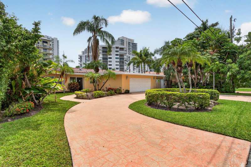 1390 E Terra Mar Drive, Pompano Beach FL 33062