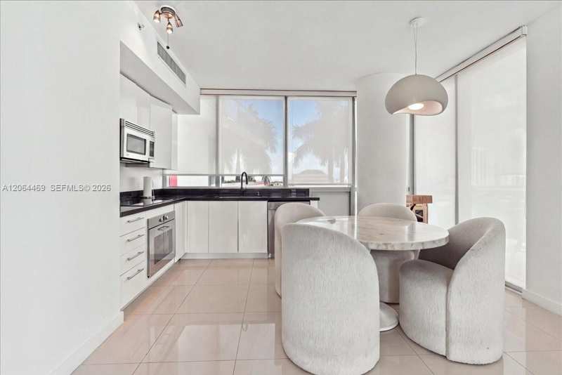 92 SW 3rd St # 1210, Miami FL 33130