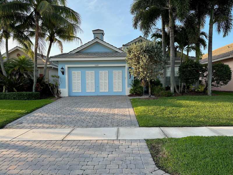 10685 LA STRADA # 10685, West Palm Beach FL 33412