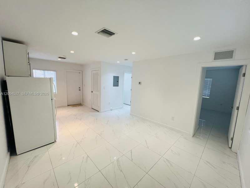 6700 NW 6th Ave, Miami FL 33150