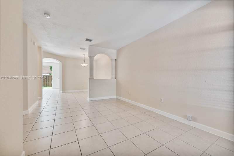 1427 SE 25th Ave, Homestead FL 33035