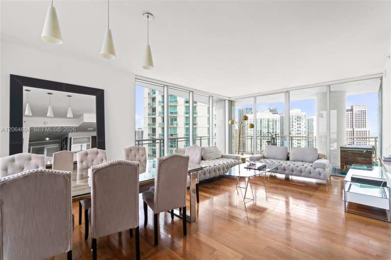 90 SW 3rd St # 3504, Miami FL 33130