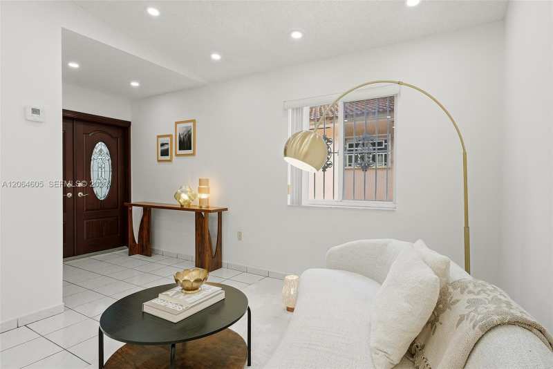 3171 W 78th St, Hialeah FL 33018