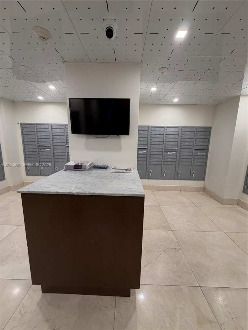 540 BRICKELL KEY DR # 617, Miami FL 33131