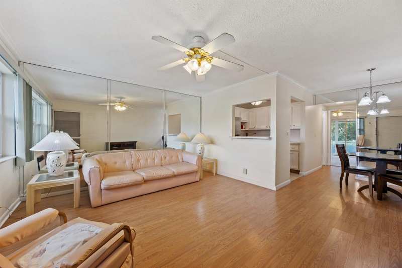 200 Horizons W # 106, Boynton Beach FL 33435