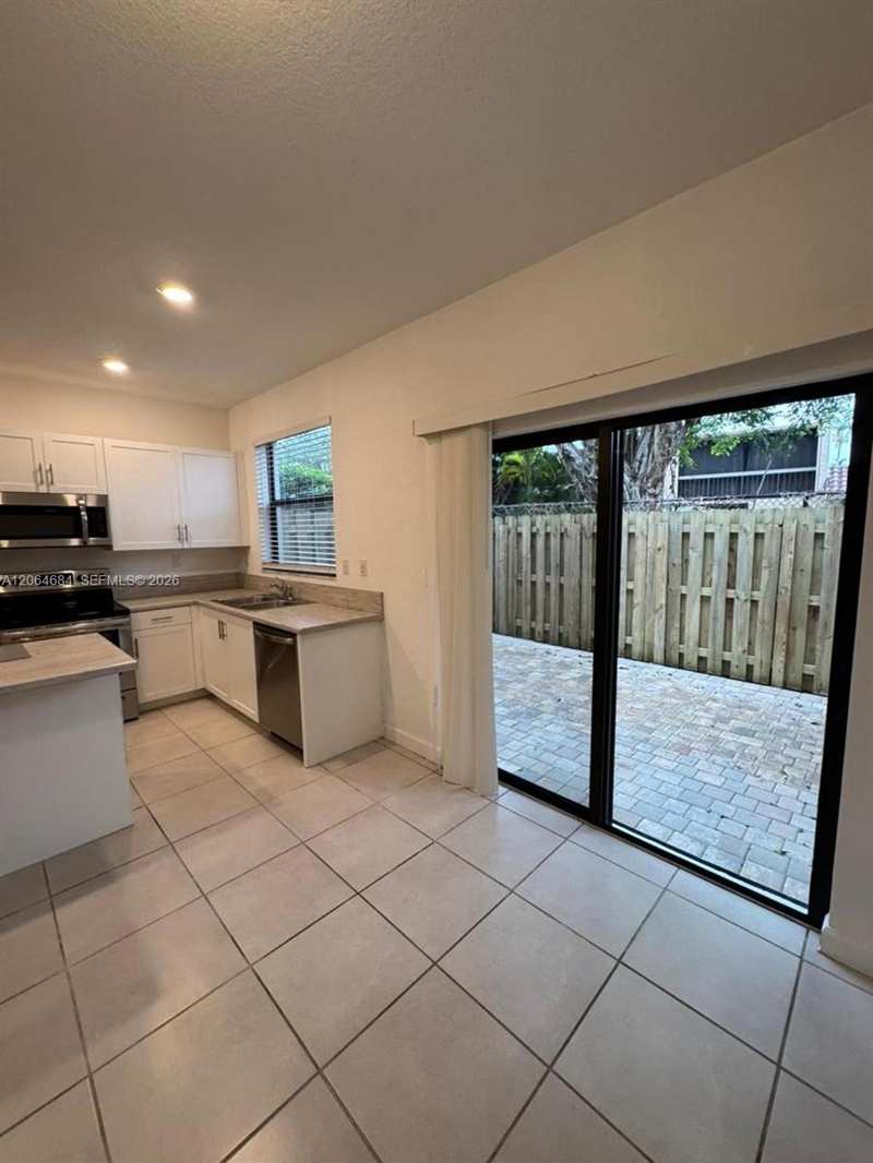 768 NE 206th Ter # 768, Miami FL 33179