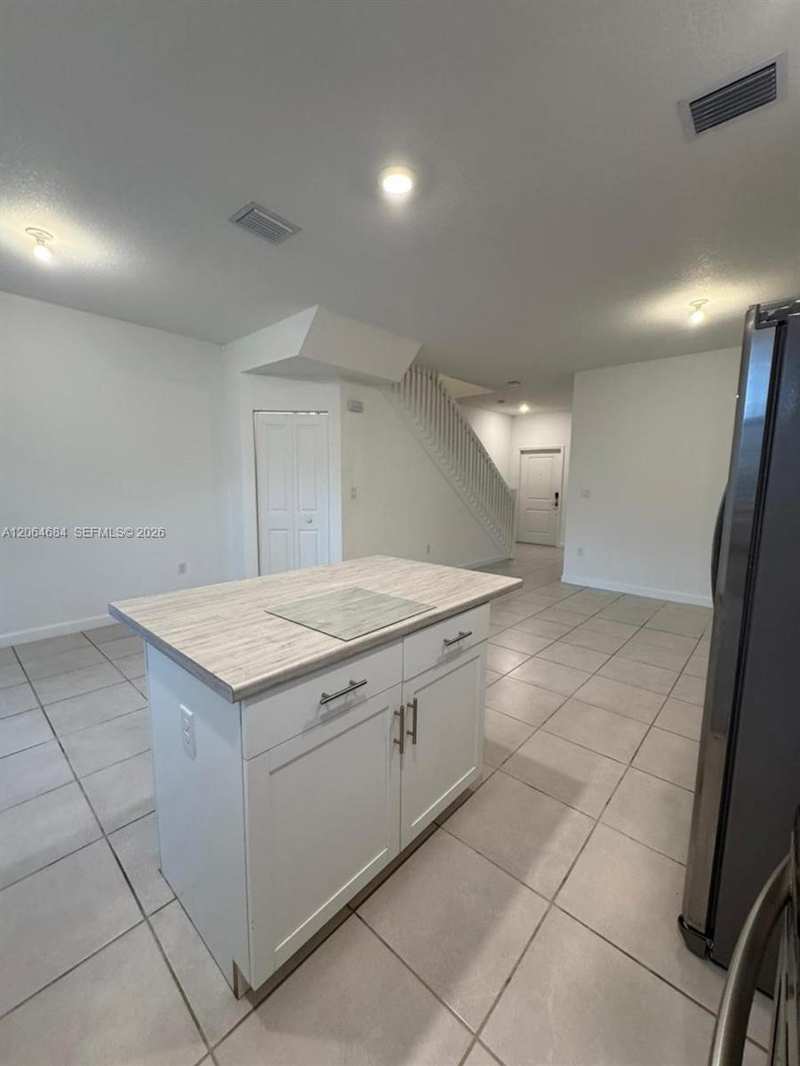 768 NE 206th Ter # 768, Miami FL 33179