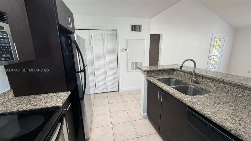4058 NW 87th Ave # 4058, Sunrise FL 33351