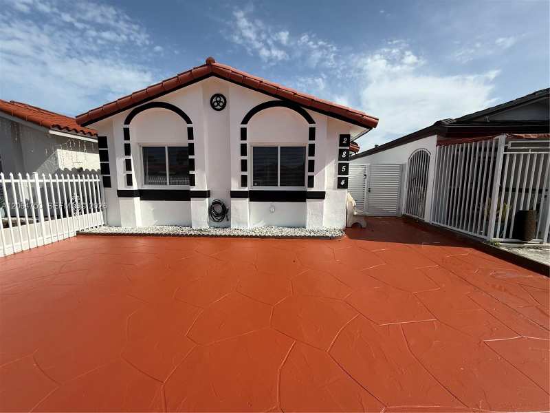 2854 W 75th Ter, Hialeah FL 33018