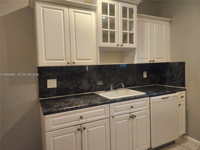 421 NE 1st St # 112, Hallandale Beach FL 33009