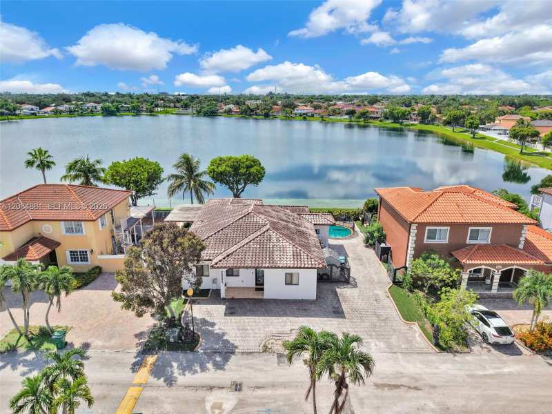 20027 NW 85th Ave, Hialeah FL 33015