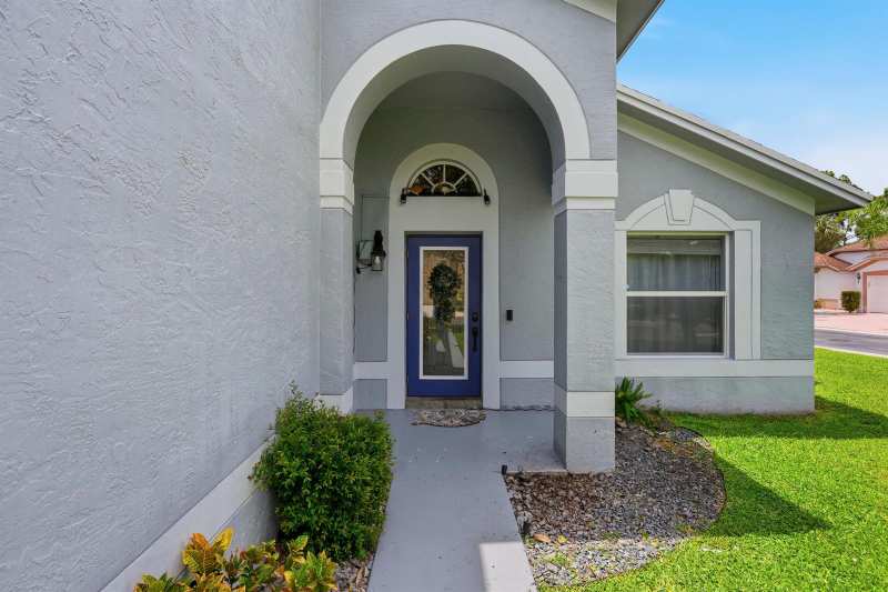 360 Hammocks Trail, FL 33413