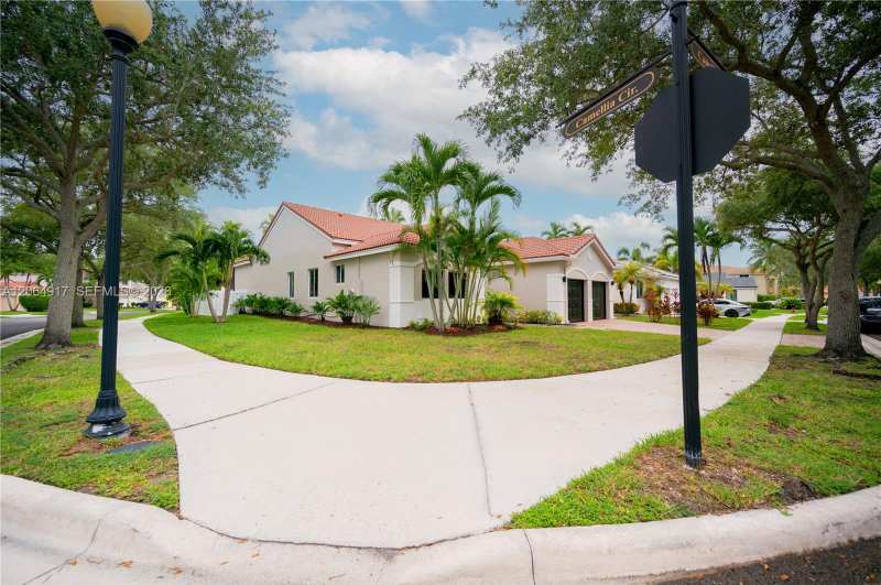 1357 Camellia Ln, Weston FL 33326