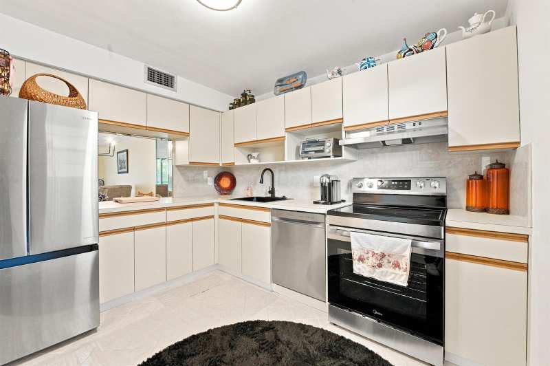 3231 HOLIDAY SPRINGS Boulevard # 205, Margate FL 33063