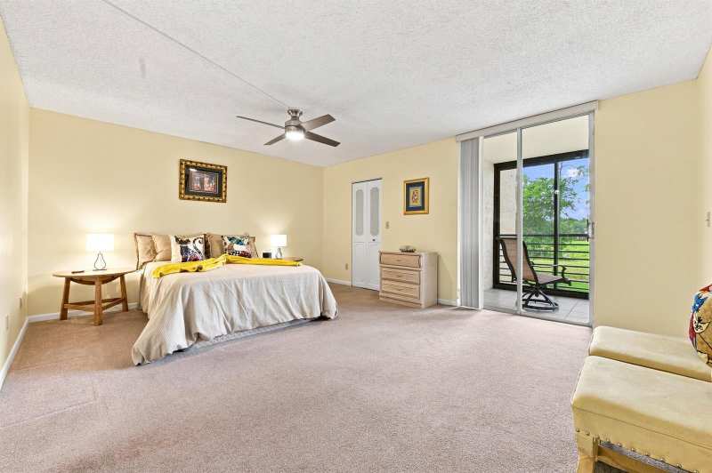 3231 HOLIDAY SPRINGS Boulevard # 205, Margate FL 33063