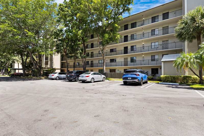 2209 S Cypress Bend Drive # 507, Pompano Beach FL 33069