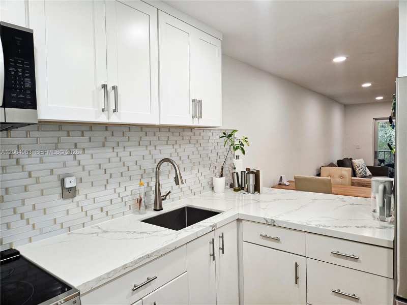 2620 NE 135th St # 426, North Miami FL 33181
