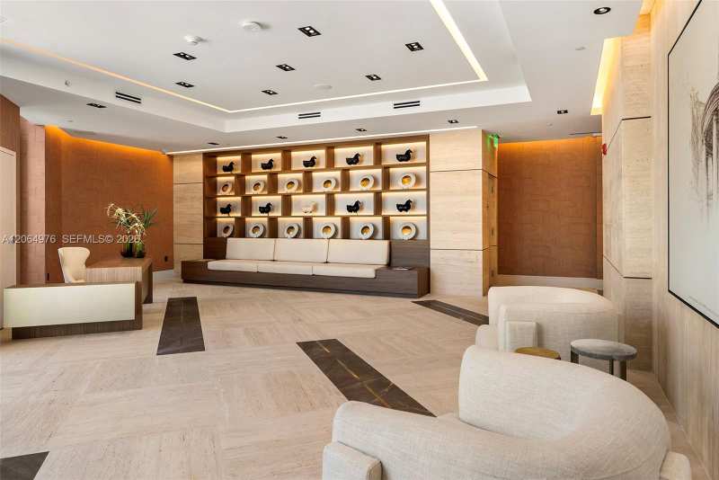 701 Valencia Ave # 404, Coral Gables FL 33134