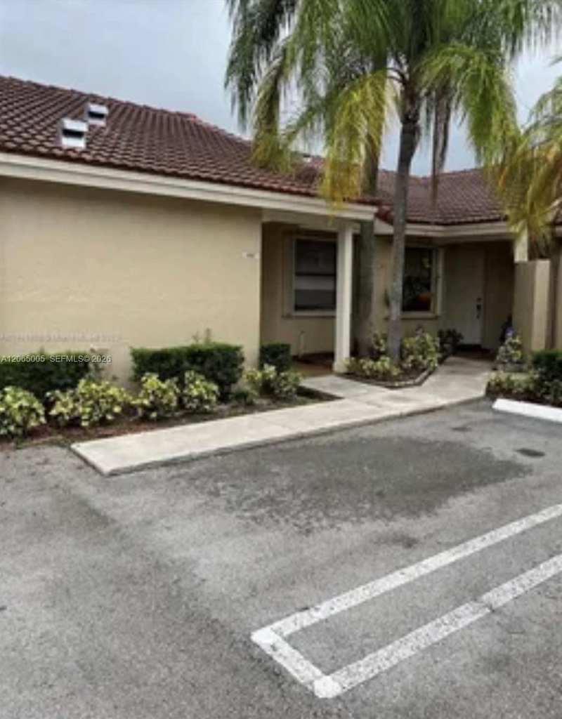 6547 NW 170th Ter, Hialeah FL 33015