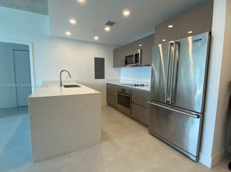 13800 Highland Dr, North Miami Beach FL 33181