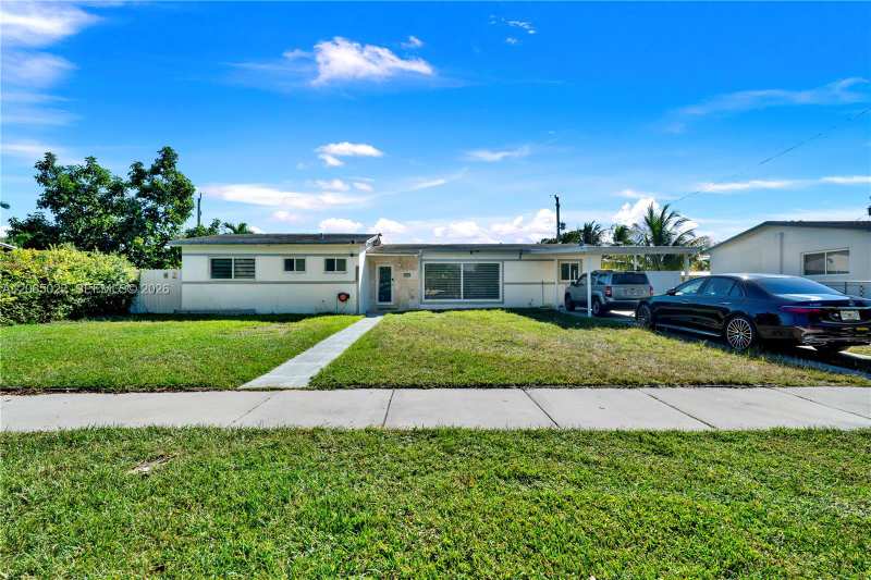 10100 Nicaragua Dr, Cutler Bay FL 33189