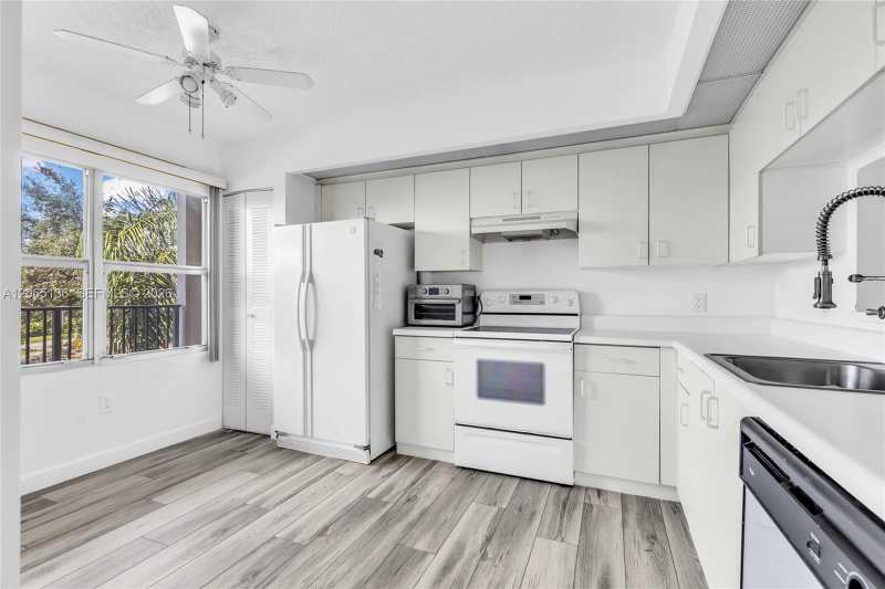 550 SW 138th Ave # 309K, Pembroke Pines FL 33027
