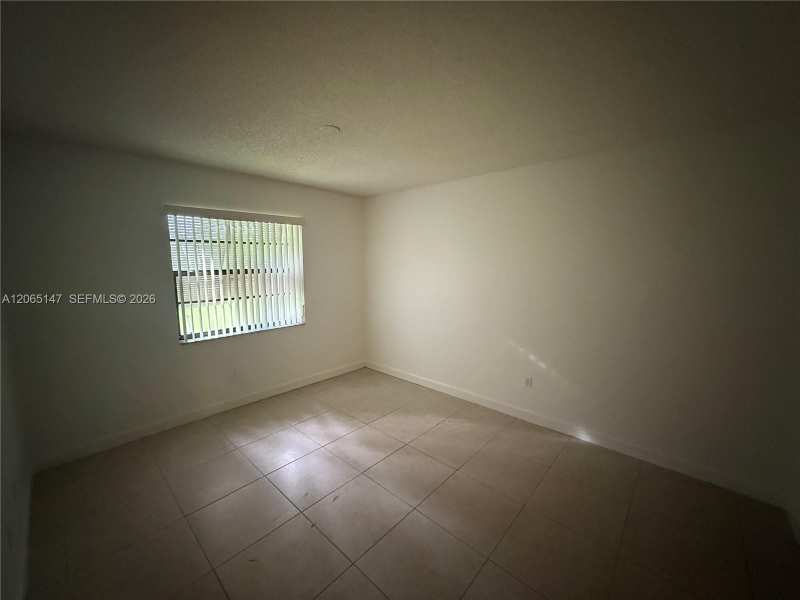7995 SW 86th St # 305, Miami FL 33143