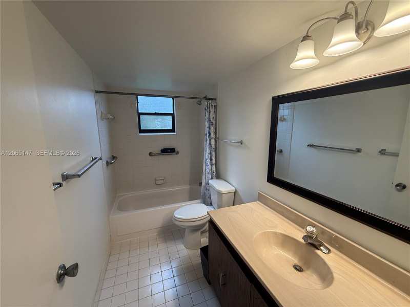 7995 SW 86th St # 305, Miami FL 33143