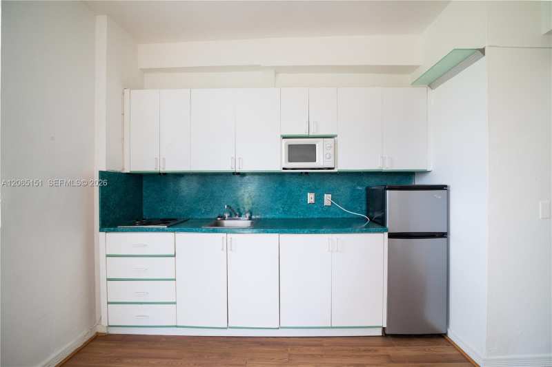 255 W 24th St # 436, Miami Beach FL 33140