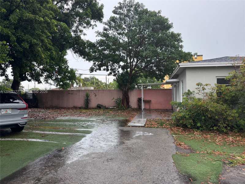 2380 NW Flagler Ter # R, Miami FL 33125