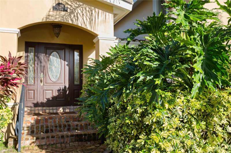 6315 Maynada St, Coral Gables FL 33146