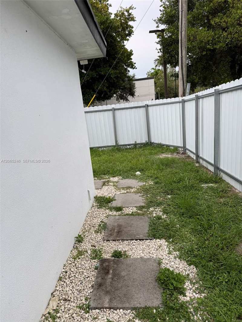 331 NW 39th Ave, Lauderhill FL 33311