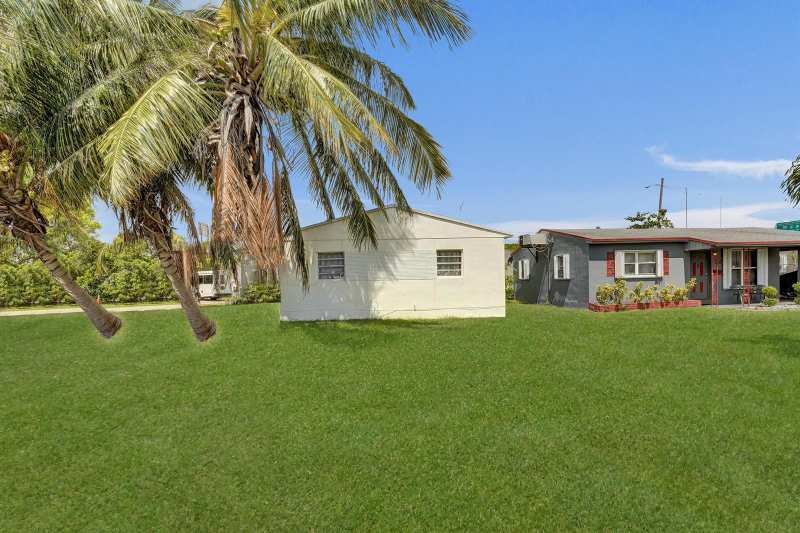 2901 FLETCHER Street, Hollywood FL 33020
