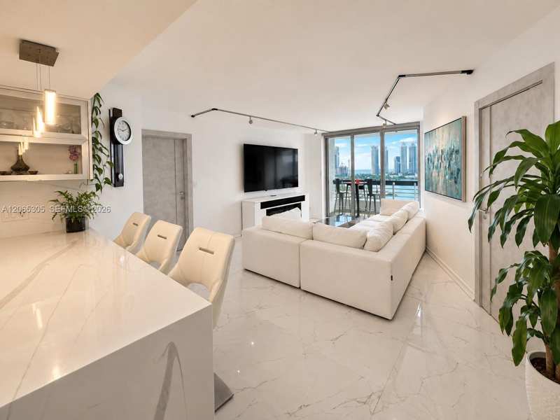 3600 Mystic Pointe Dr # 1715, Aventura FL 33180