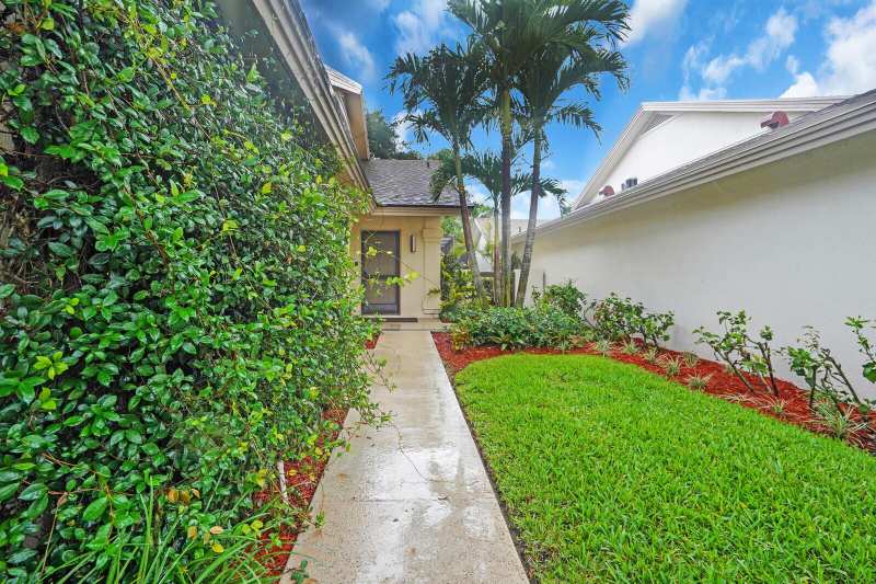 112 INNER HARBOUR Way, Jupiter FL 33477