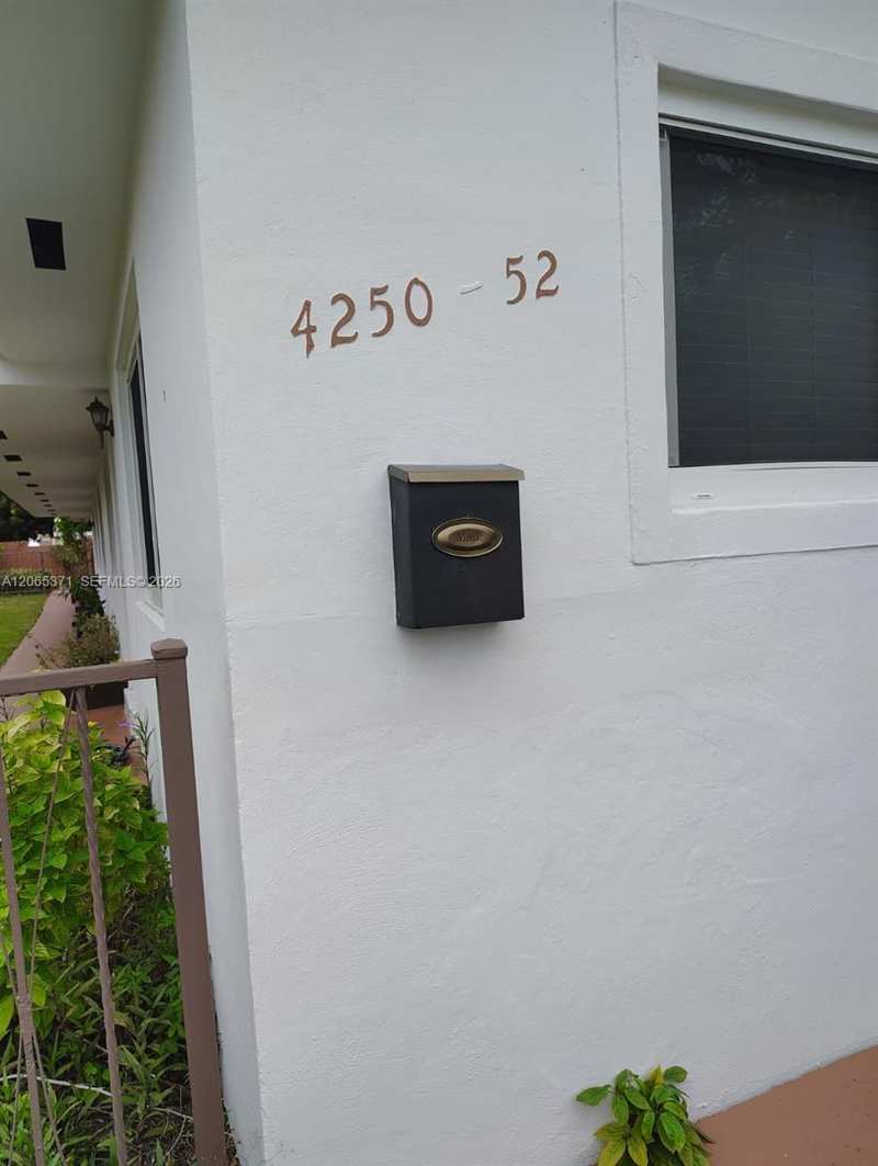 4252 NW 3rd St # 4252, Miami FL 33126