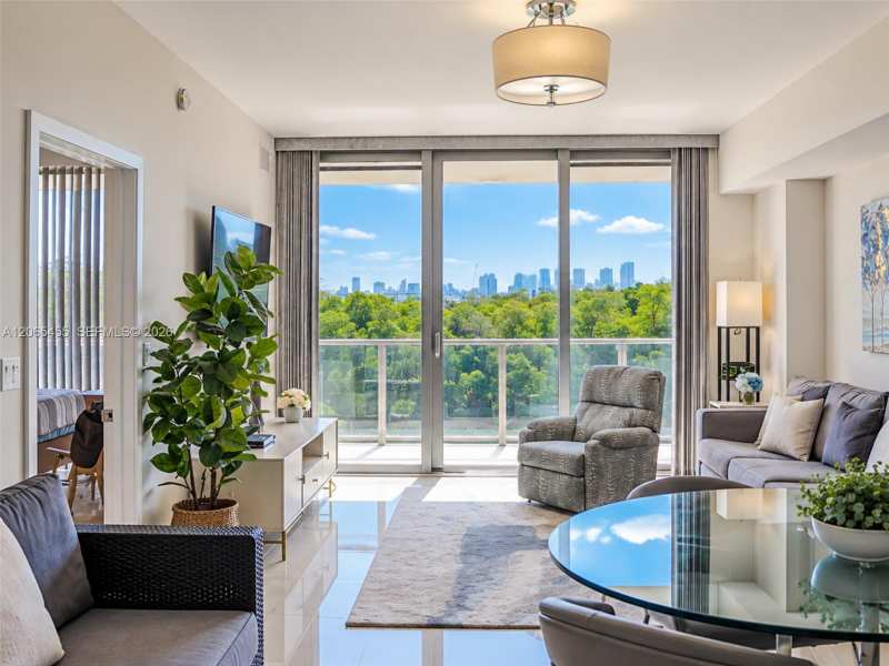 16385 Biscayne Blvd # # 419, North Miami Beach FL 33160