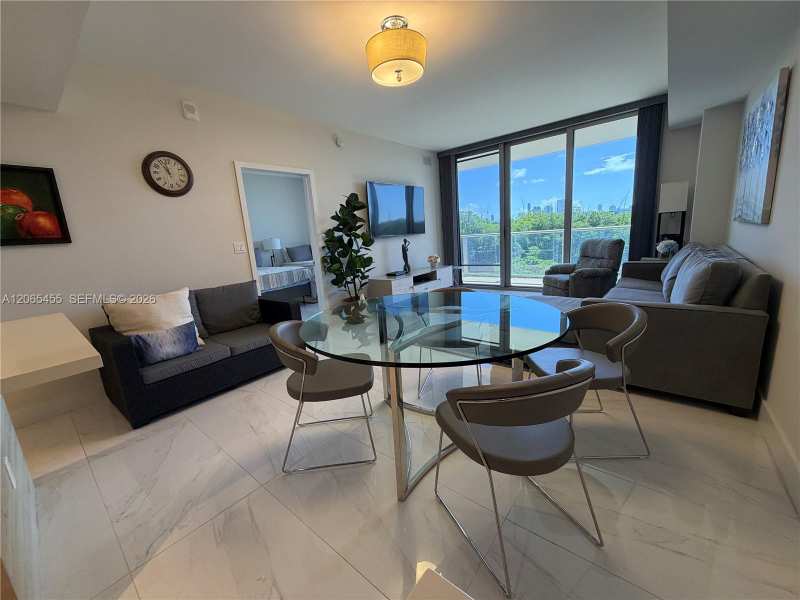 16385 Biscayne Blvd # # 419, North Miami Beach FL 33160
