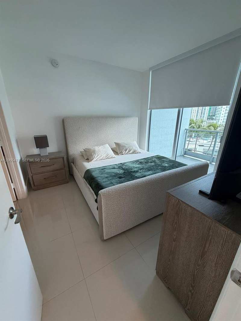 90 SW 3rd St # 1416, Miami FL 33130