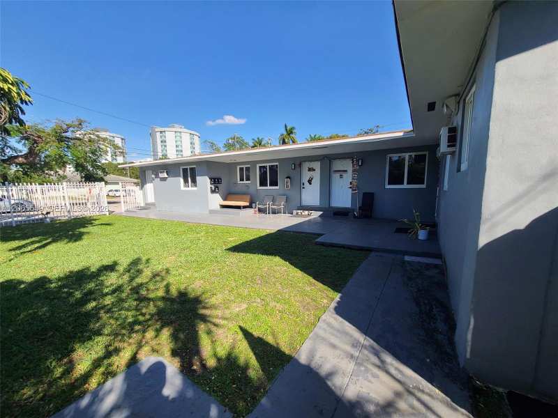 1864 NW 28th St, Miami FL 33142