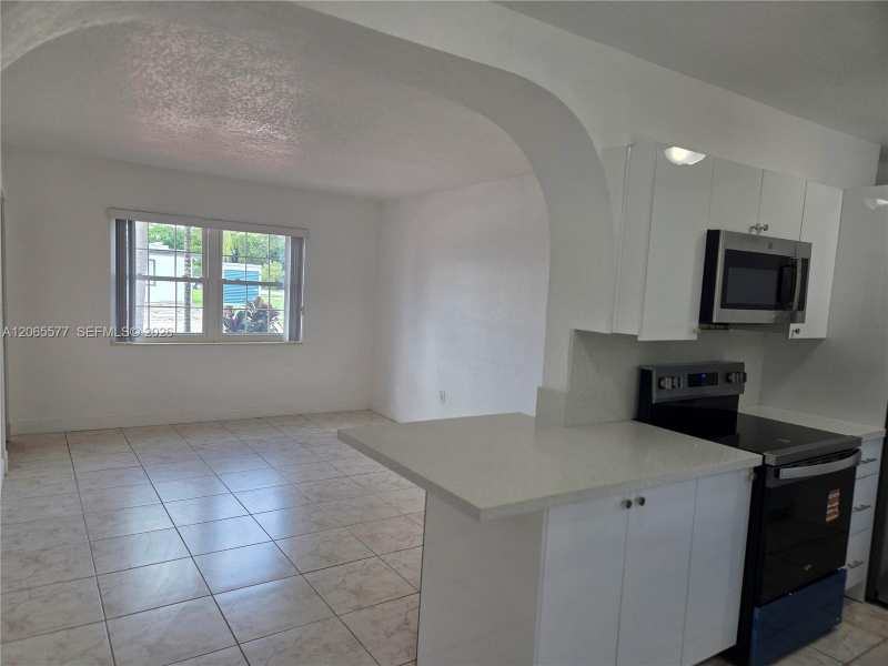 10500 SW 30th St, Miami FL 33165