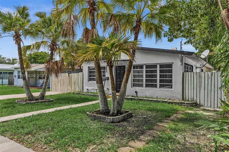 1943 Rodman St, Hollywood FL 33020