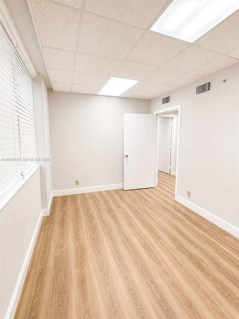 825 Brickell Bay Dr # 1751, Miami FL 33131
