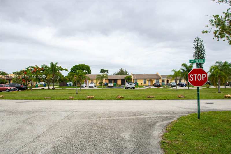 Leslie Estates