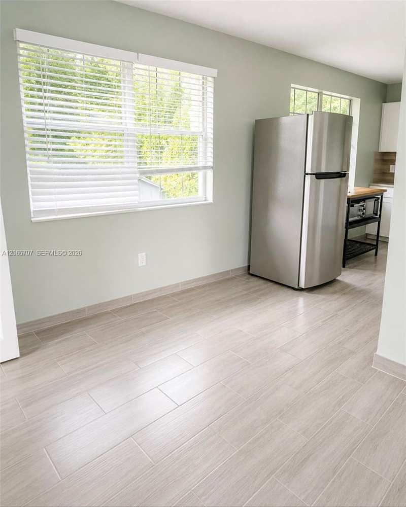 359 W 12th St # 3, Hialeah FL 33010