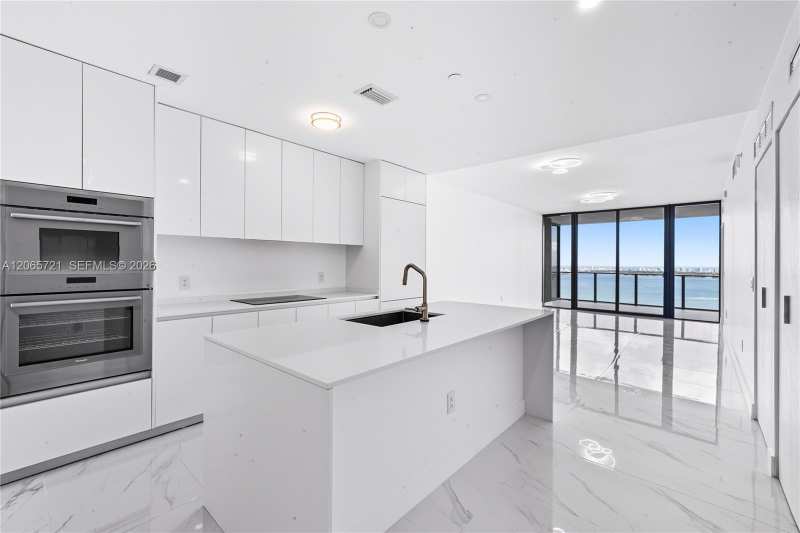 700 NE 24th St # 3502, Miami FL 33137