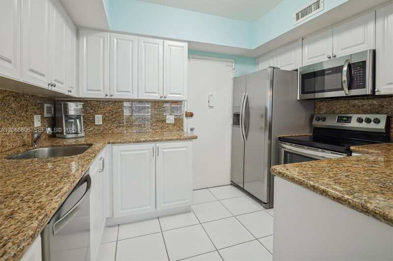 3505 S Ocean Dr # 1208, Hollywood FL 33019
