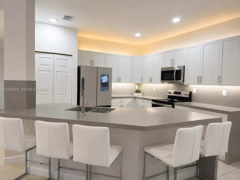 3555 W 106th St, Hialeah FL 33018